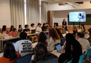 Plan B Group imparte una formación sobre el papel del periodismo en el desarrollo sostenible de Canarias